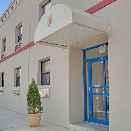 Super 8 By Wyndham Long Island City Lga Hotel